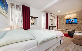 La Svalba Rooms & Studios