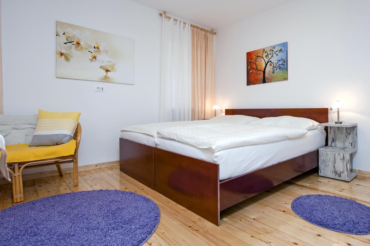 La Svalba Rooms & Studios Rovigno Esterno foto
