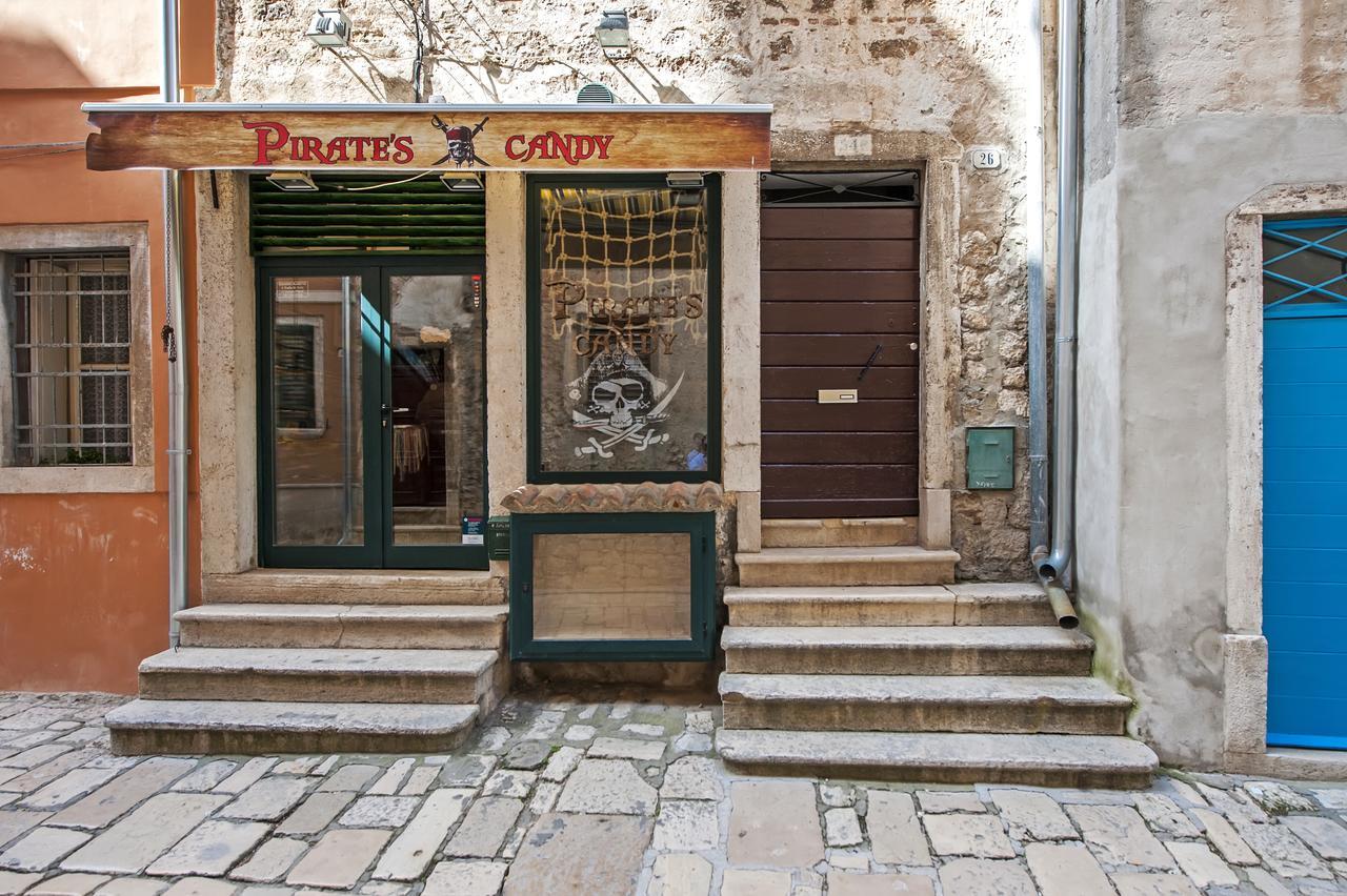 La Svalba Rooms & Studios Rovigno Esterno foto