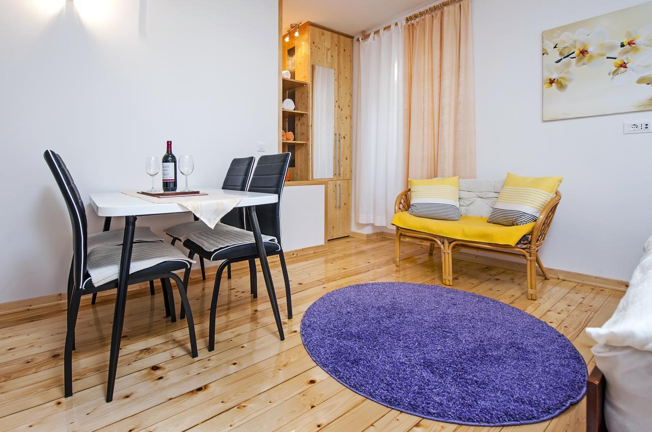 La Svalba Rooms & Studios Rovigno Esterno foto